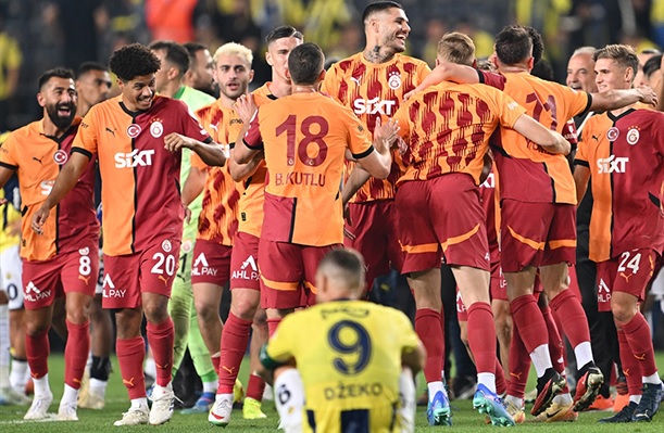 Galatasaray Zoru Başardı Kaldı Yedi Maç