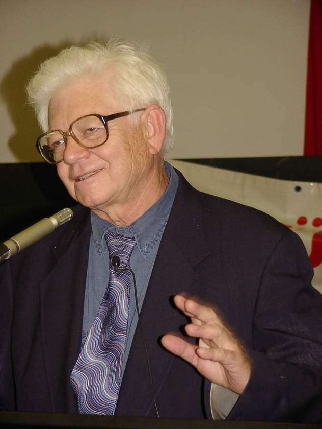 DÜNYANIN EN GENÇ PROFESÖRÜ : OKTAY SİNANOĞLU