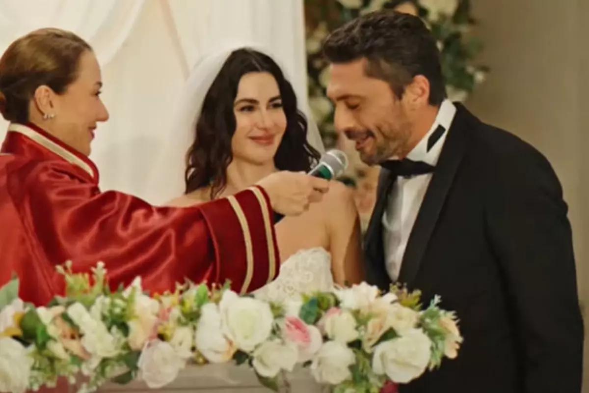 Büyük Aşk Bitti Mi? Nesrin Cavadzade ve Pamir Pekin Aşkı Bitti Mi?