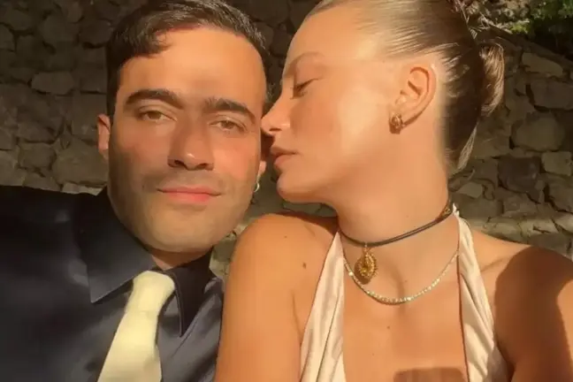 Serenay Sarıkaya ve Mert Demir Aşka Geldi!