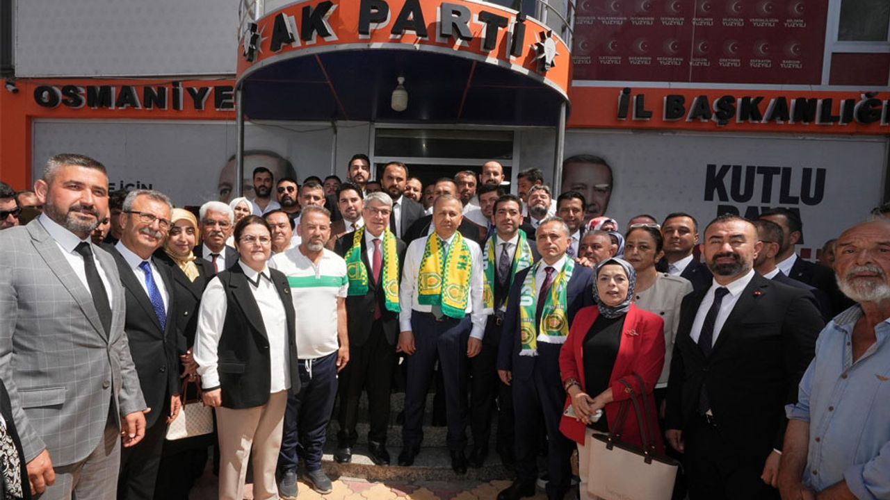 Bakan Ali Yerlikaya Osmaniye’de AK Parti teşkilatıyla buluştu