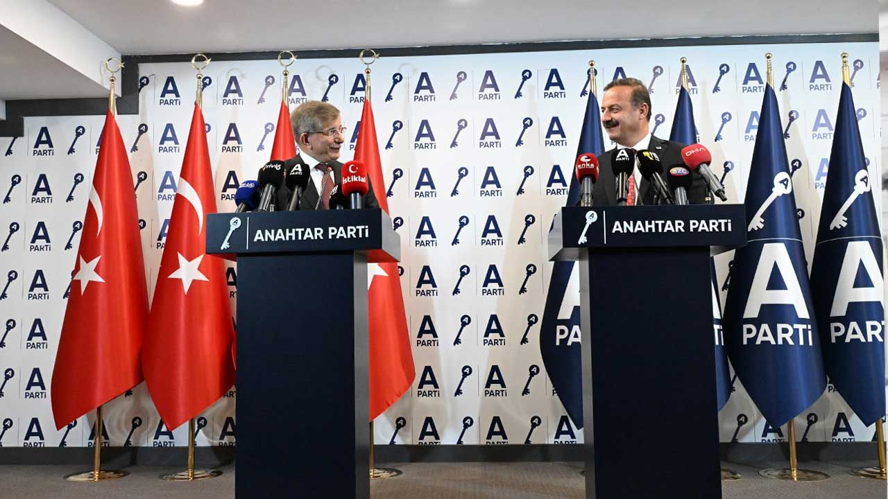 Ağıralioğlu, Davutoğlu ile biraraya geldi: “PKK’ya nezaket, millete serzeniş”