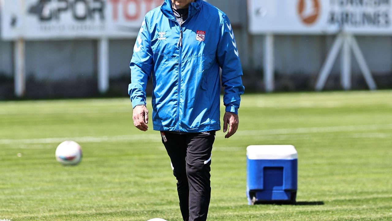 Rıza Çalımbay, “Ne Olursa Olsun, bütün Sivaslıların maça gelmelerini istiyoruz”