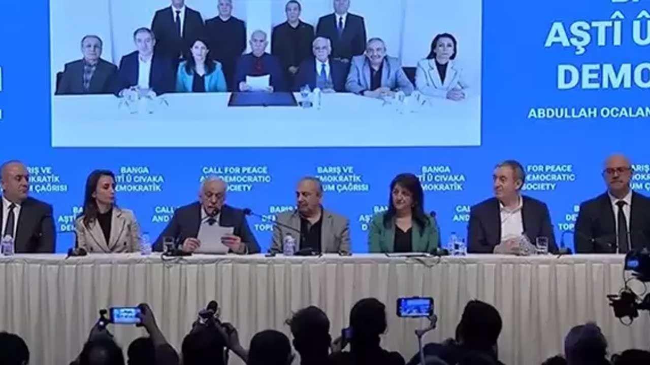 İmralı’dan beklenen çağrı geldi: PKK kendini feshetmeli