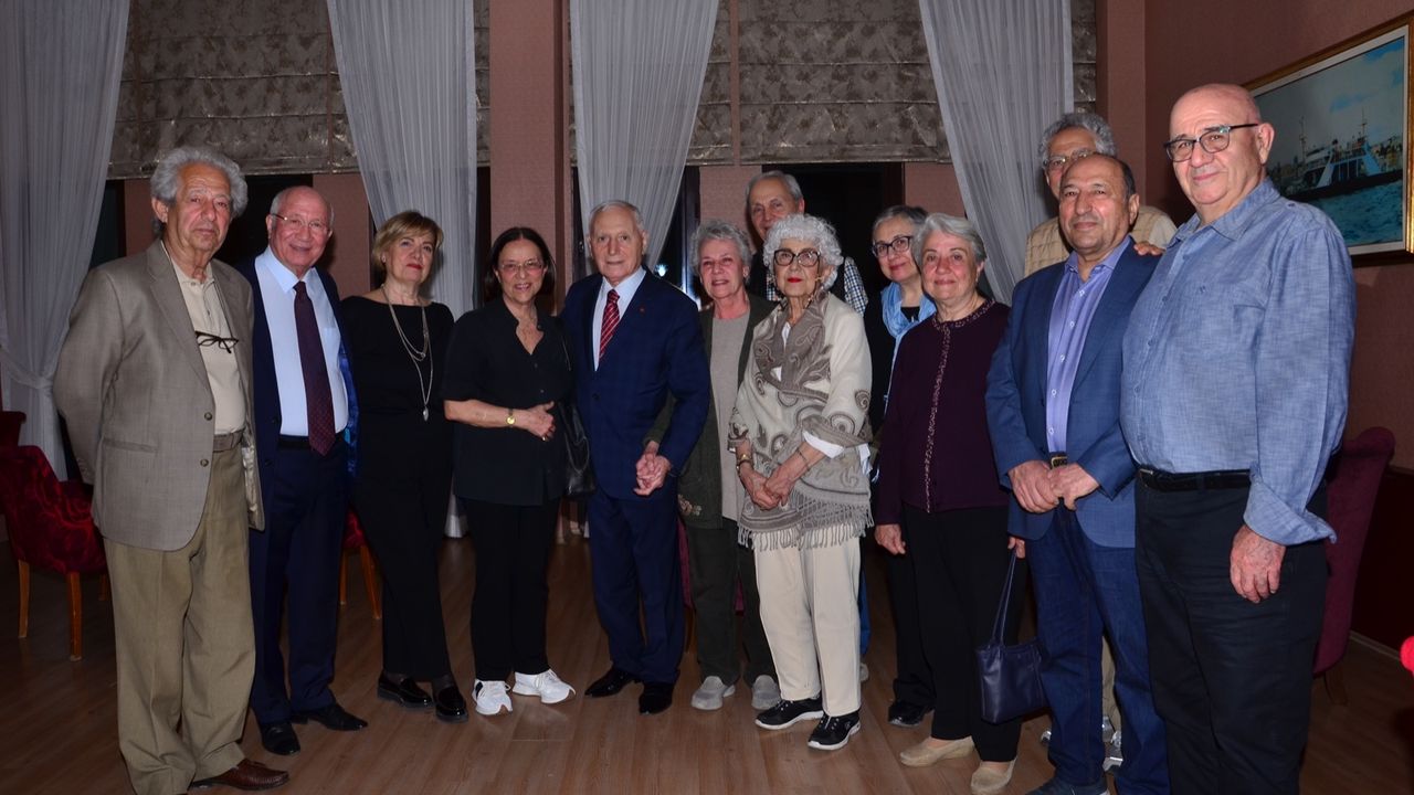 Kadim bir dostluğun izinde: Bir neslin hikayesi