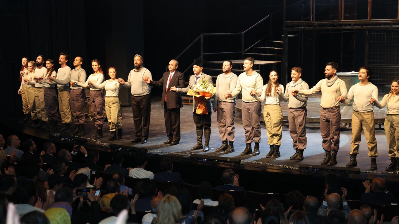 EHSİM 27. yılını tiyatro etkinliğiyle kutladı