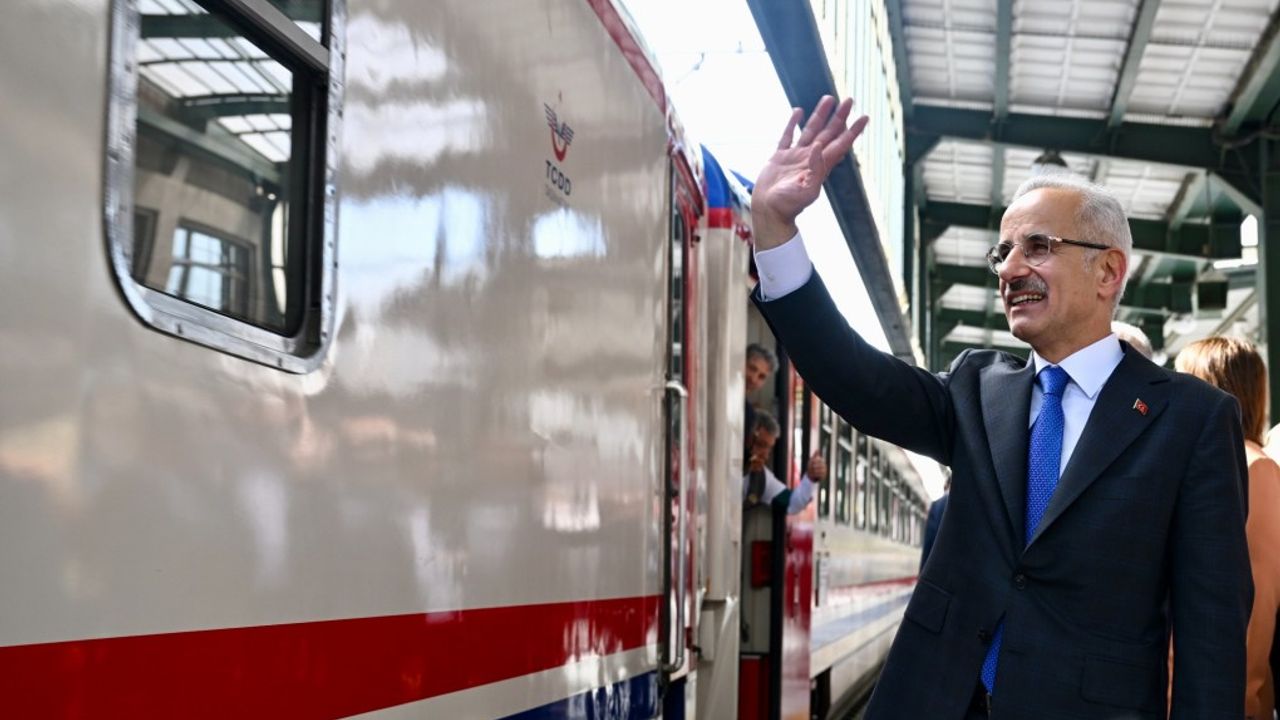 Turistik Diyarbakır Treni ilk seferine çıkıyor