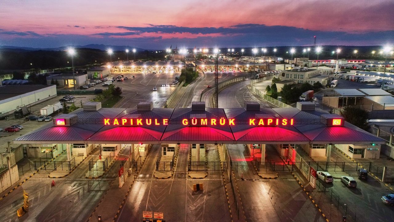 Kapıkule’de uyuşturucu operasyonu: 212 kilo esrar ele geçirildi