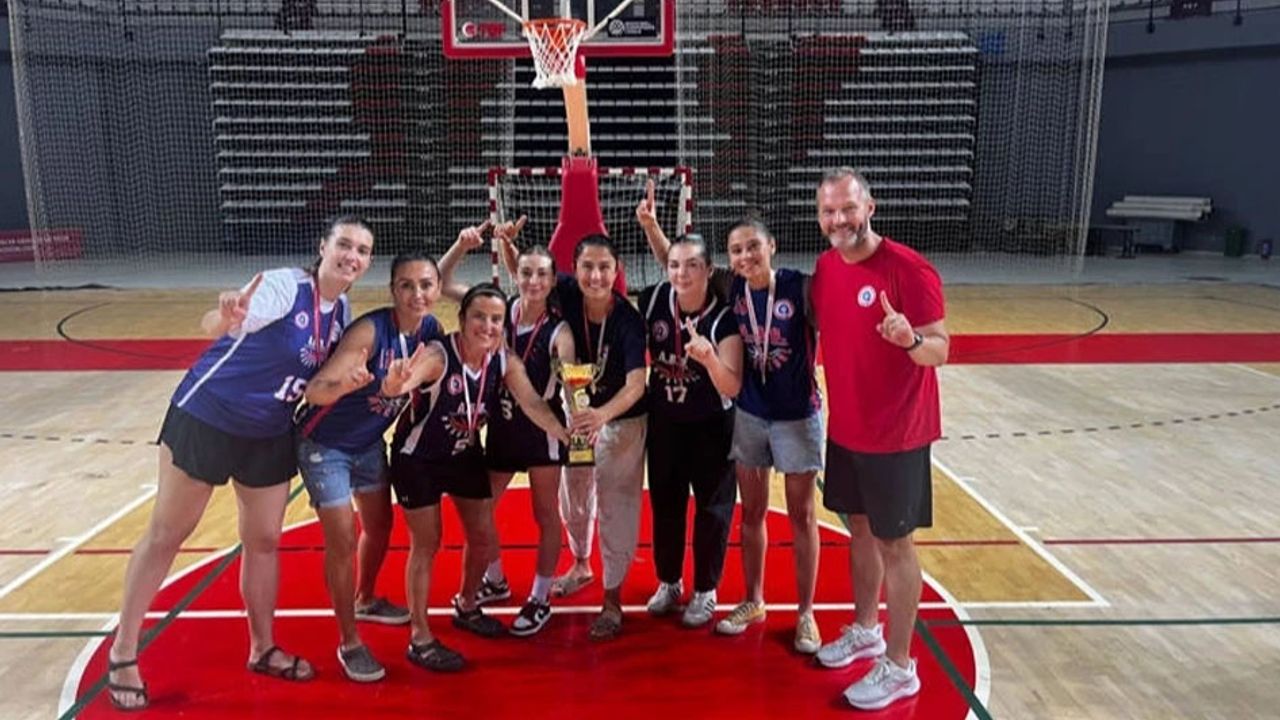 Antalya Büyükşehir Basketbol Yerel Lig’de şampiyon oldu