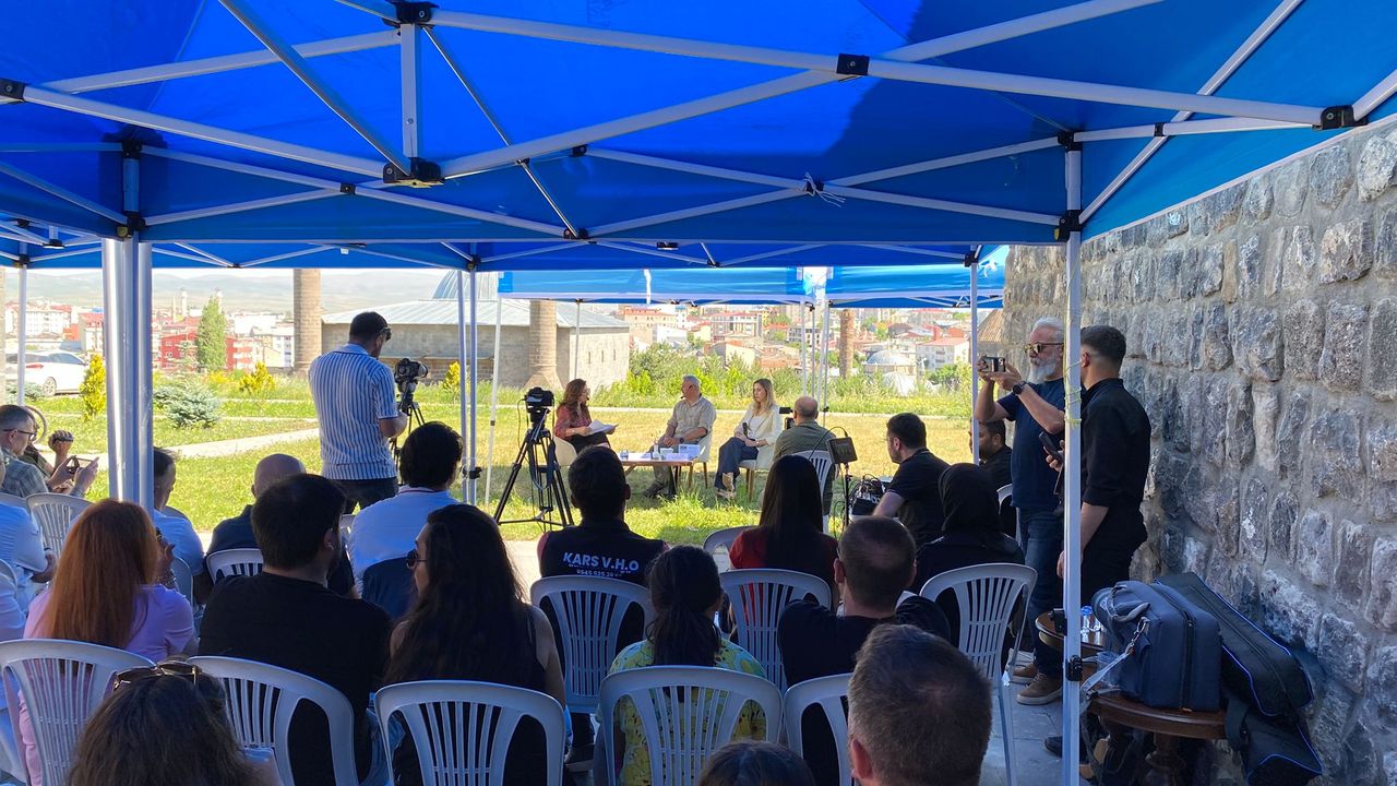 Kars’ta sessiz tehlike, bilinçli önlem: Kene söyleşisinden sağduyulu mesajlar