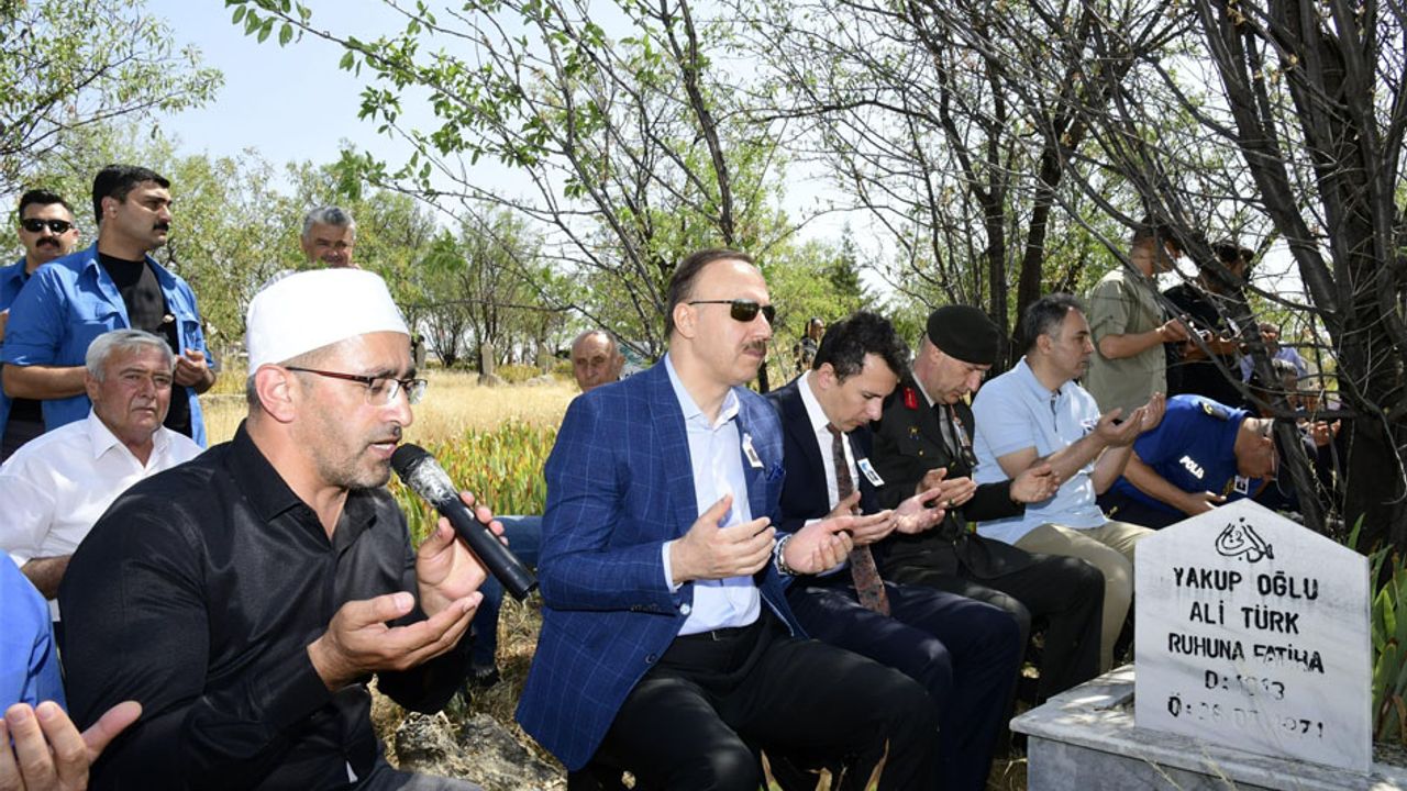 “Uzak diyarlarda milletimizin onurunu koruyan Gazimize son veda”