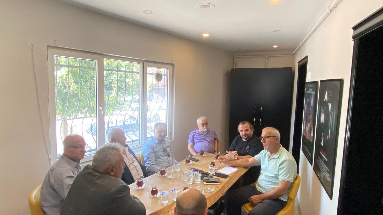 Demokrat Parti Düzce Teşkilatı’ndan Analiz Medya’ya nezaket ziyareti