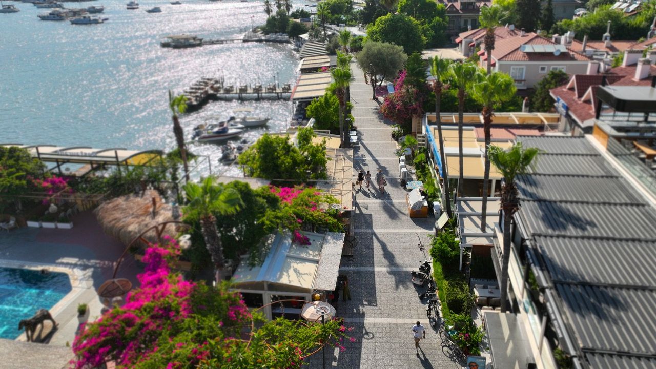 Fethiye Belediyesi’nden Göcek Sahili’ne modern dokunuş
