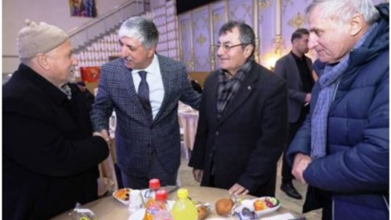 Başkan Ömeroğlu, Dilovası’nda yaşlılarla iftarda buluştu