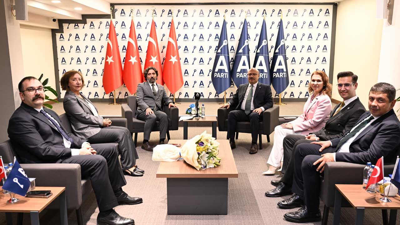 Anahtar Parti’den bayramda dayanışma mesajı: 7 partiyle bayramlaşıldı