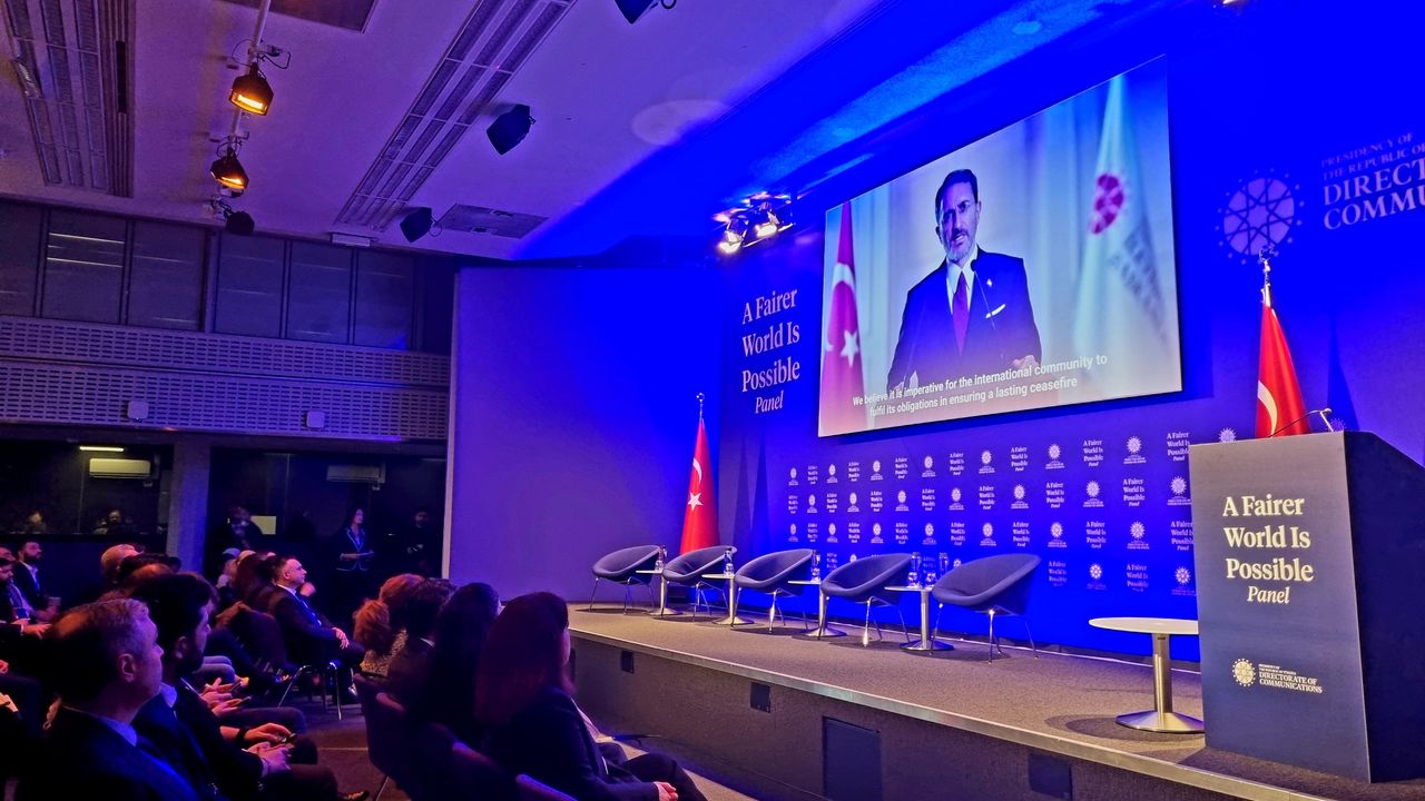 İngiltere’de “Daha Adil Bir Dünya Mümkün” paneli