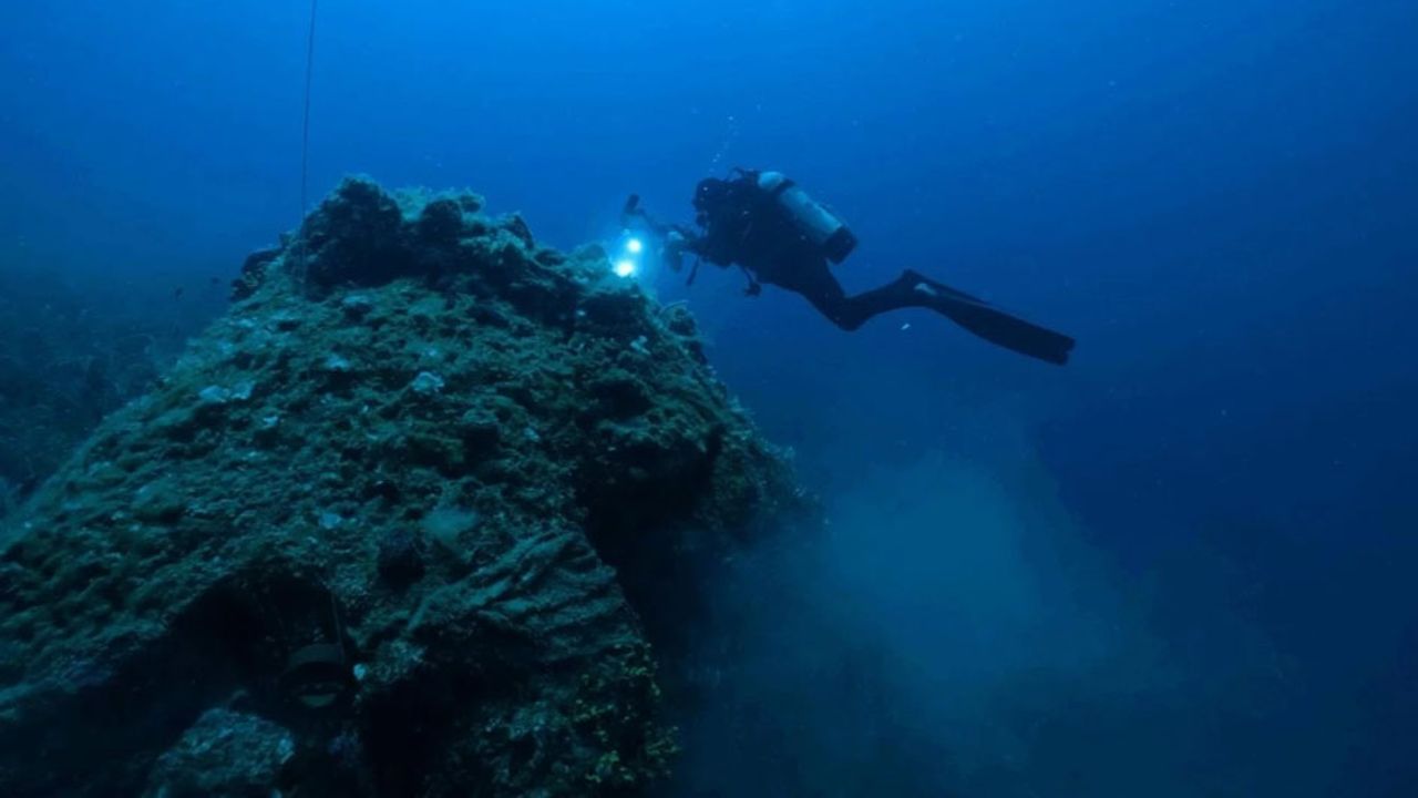Balıkesir Büyükşehir denizleri hayalet ağlardan arındırıyor