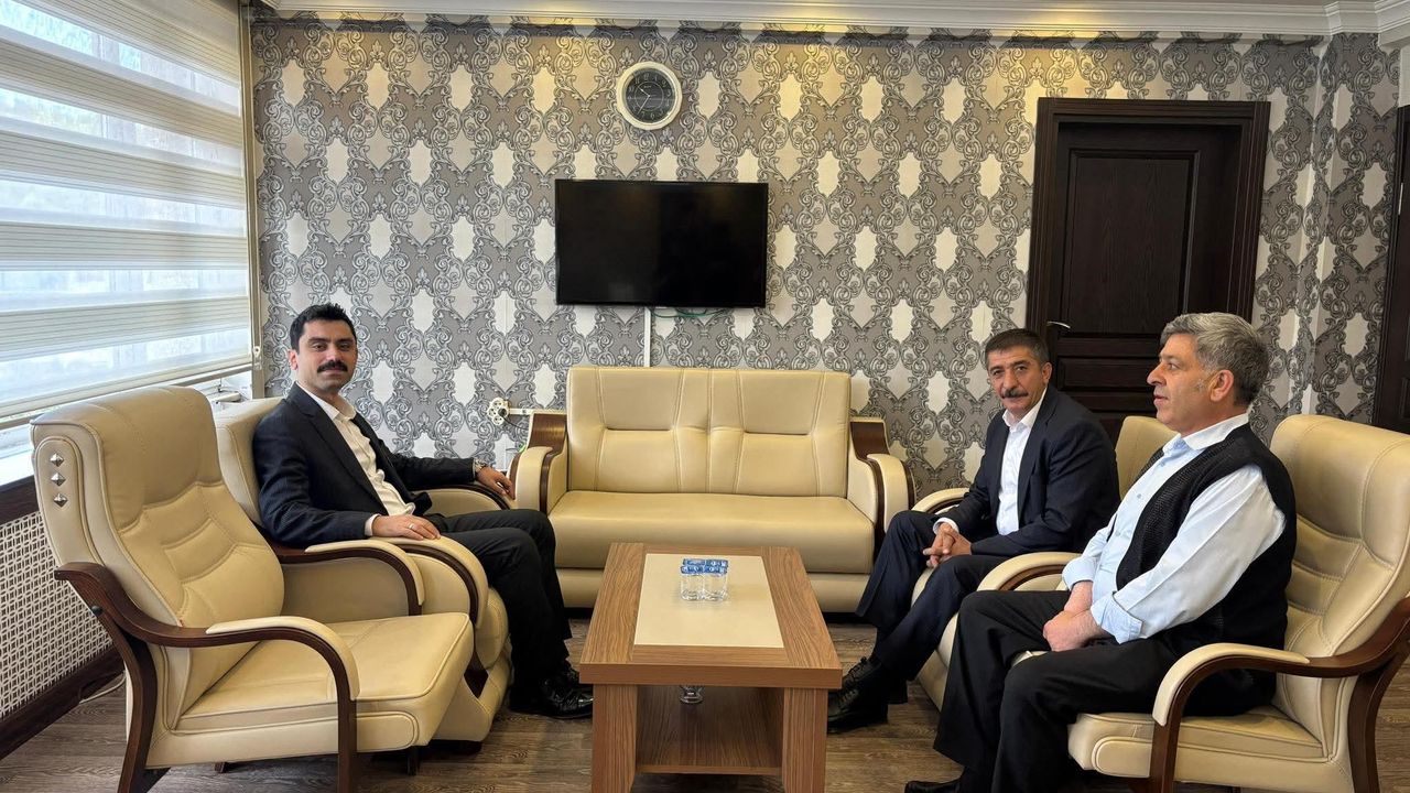 Susuz Belediye Başkanı Yantemur’dan Kaymakam Tutal’a hayırlı olsun ziyareti