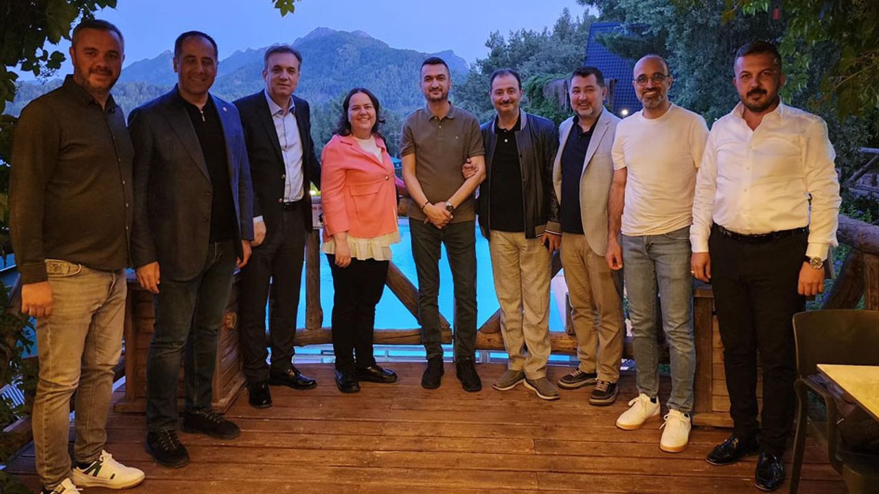 Bucak, AK Parti vekillerini ağırladı