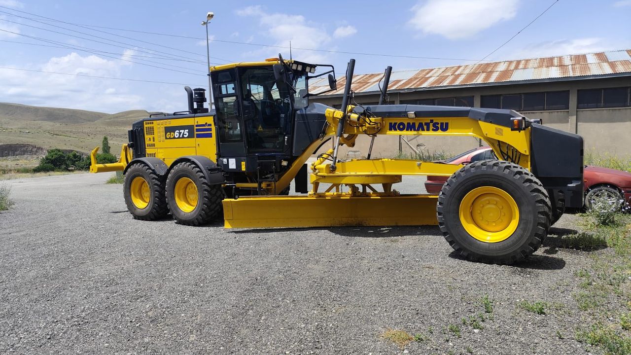 AK Parti Kars Milletvekili Adem Çalkın’ın girişimleriyle Kağızman’a greyder kazandırıldı