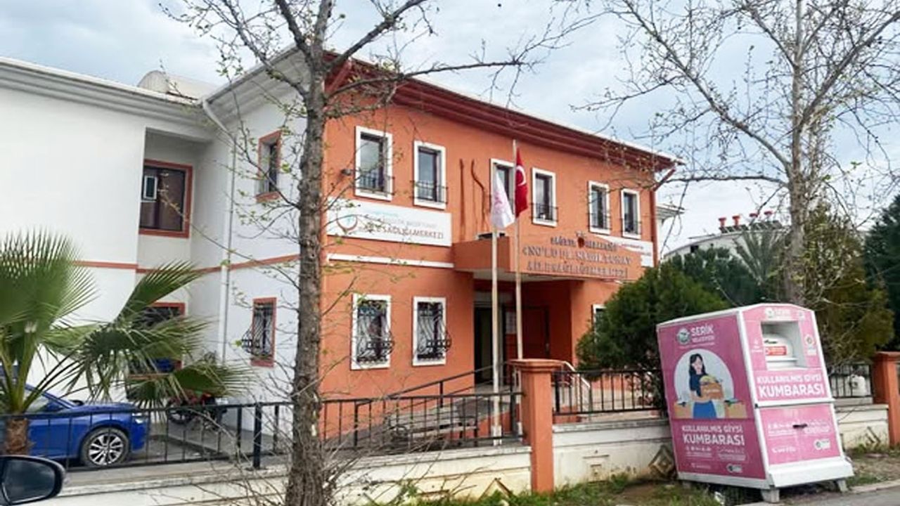 Serik’te sağlık merkezinden klima hırsızlığı