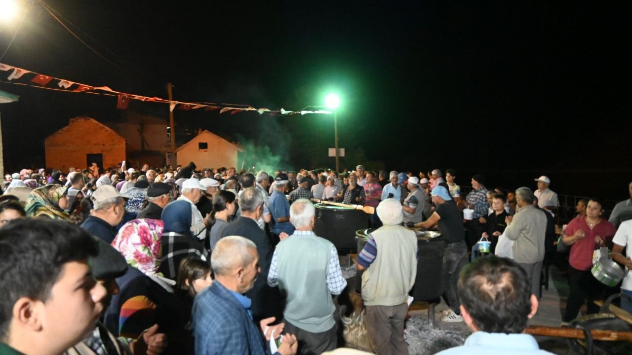 Çay Belediyesi tarafından “Aşure Gecesi” düzenlendi.