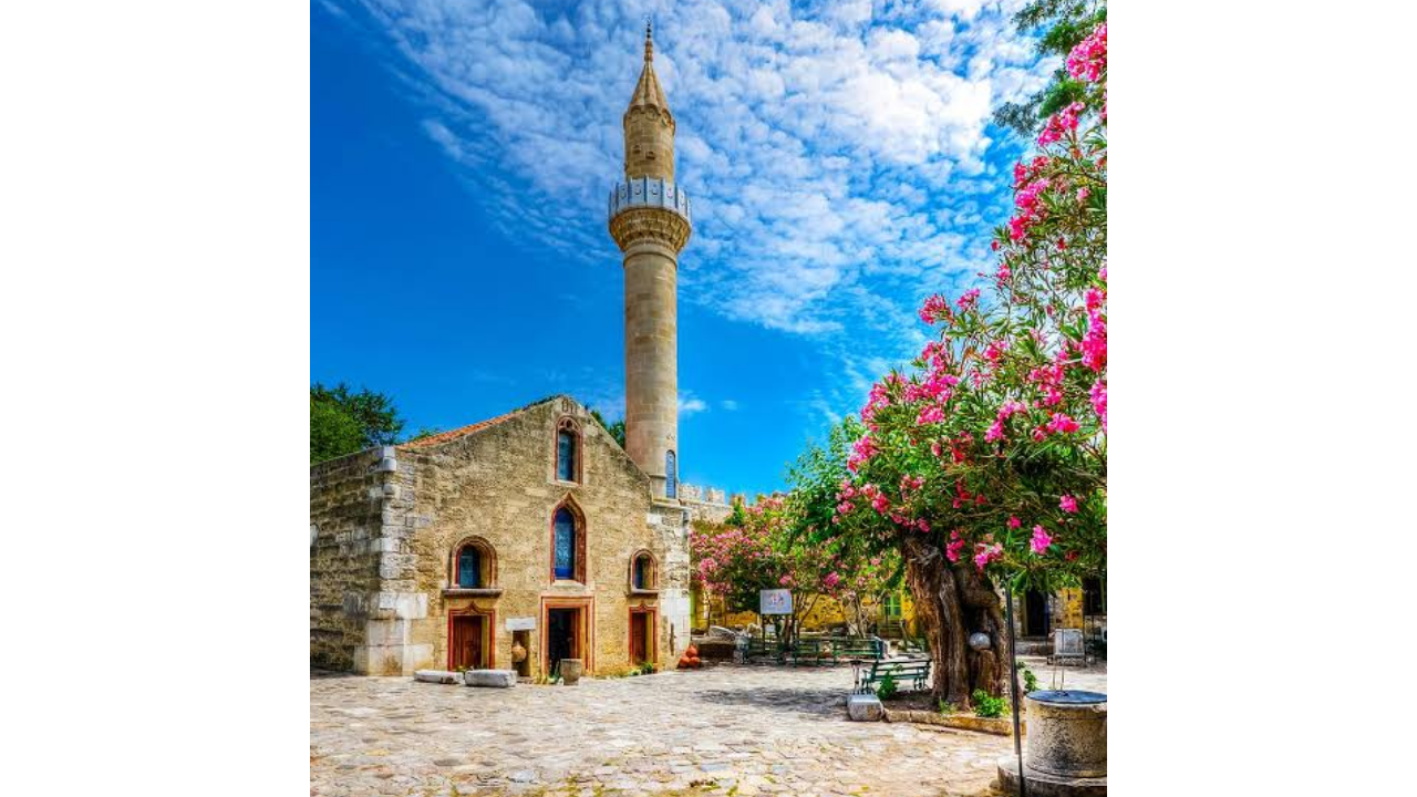 Fetih Camii hala kapalı