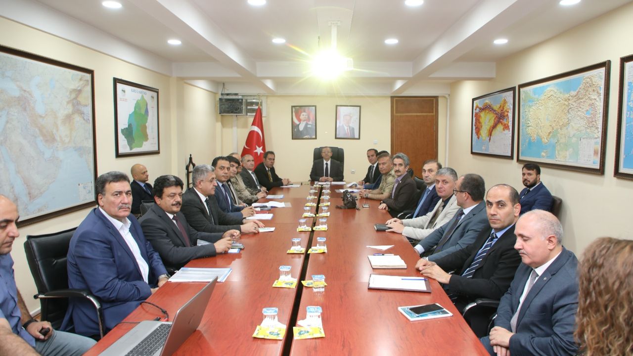 Kars Valisi Ziya Polat Başkanlığında Bağımlılıkla Mücadele Toplantısı gerçekleştirildi