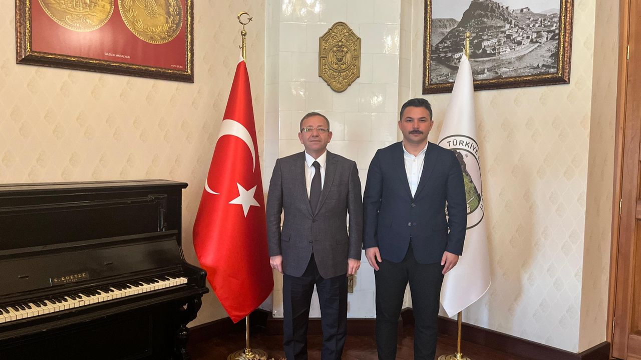 Kars Valisi Ziya Polat, Artvin Cumhuriyet Başsavcısı Yunus Emre Büyükyurt’u makamında ağırladı