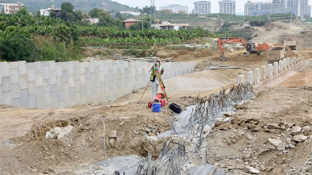 Alanya doğu çevreyolu projesinde çalışmalar tüm hızıyla sürüyor