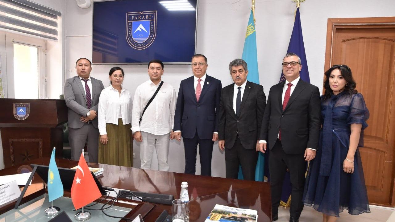 KazNU ve Türk Dünyası Gazeteciler Federasyonu uluslararası medya iş birliğine hazırlanıyor