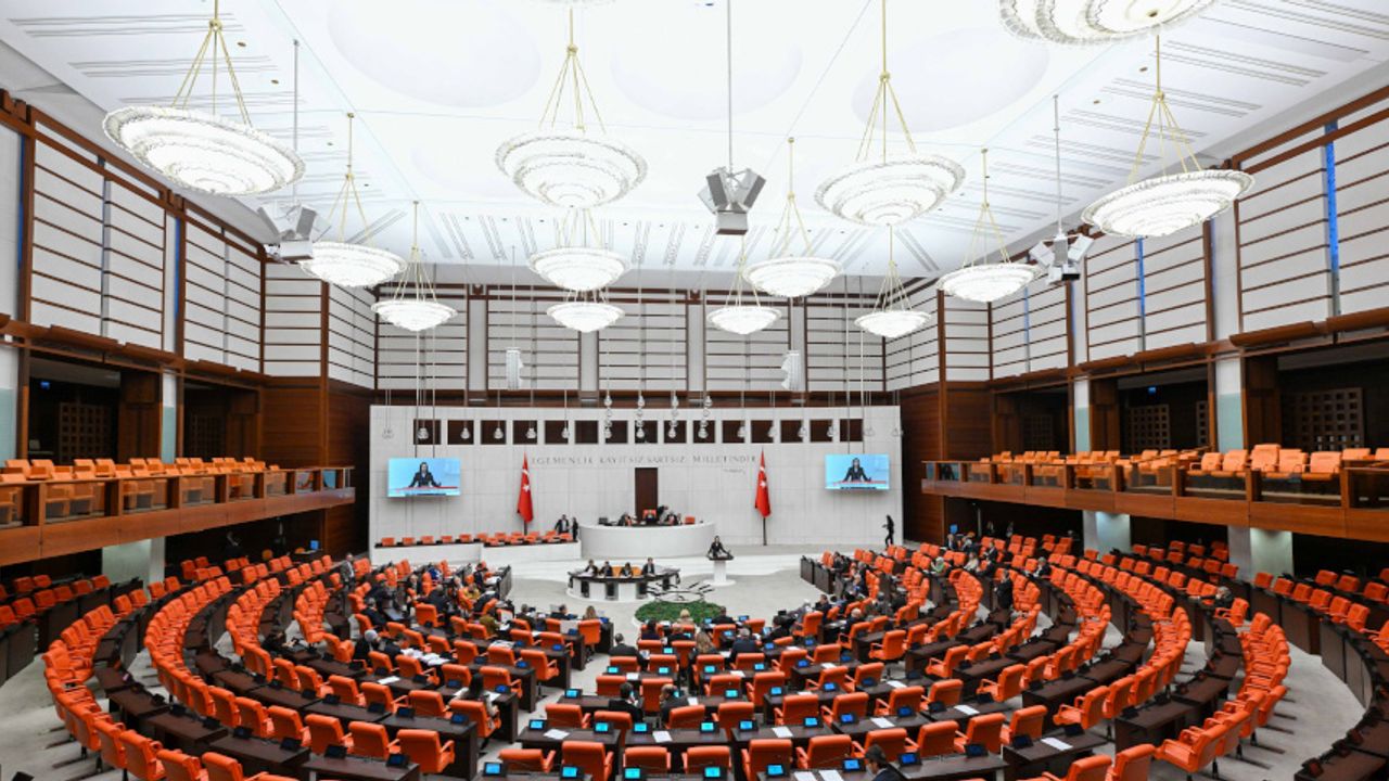 Türkmenistan ve Azerbaycan’la yapılan anlaşmalar TBMM’de kabul edildi