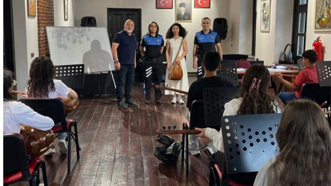 Kars’ta geleceğe emniyetli adımlar projesi kapsamında anlamlı etkinlik