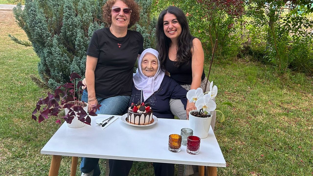 Torun Elif’ten anneanne’ye 93’üncü yaşgünü sürprizi