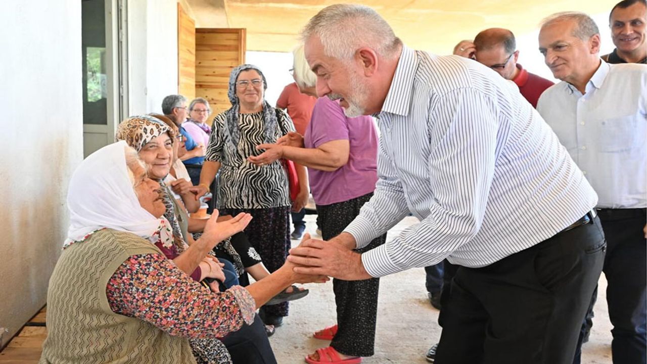 Isparta’da aşure etikinliği: “Başkanımız gönül sofrasında bizi hiç yalnız bırakmıyor”