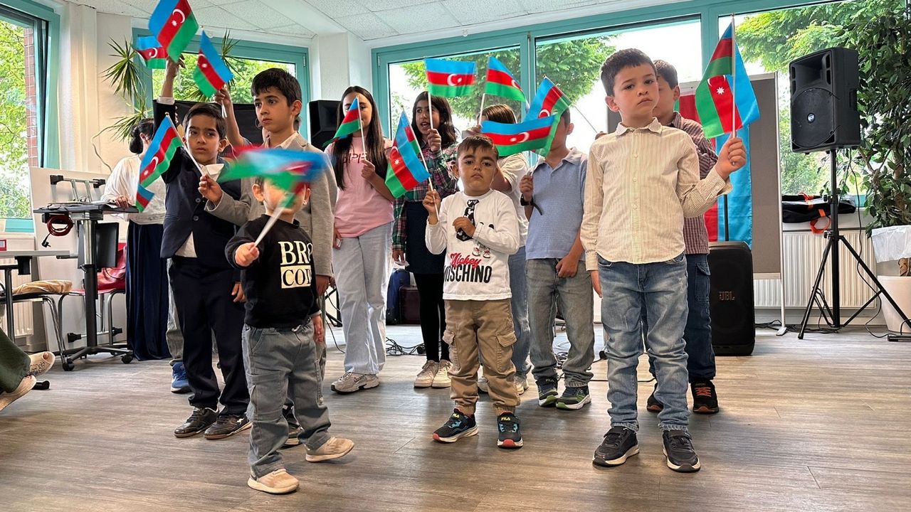 Münster’de Azerbaycan Cumhuriyeti’nin Bağımsızlık Günü gururla kutlandı