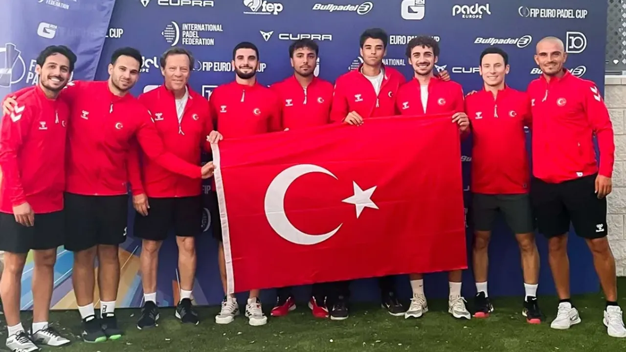 ATDSK’lı Süleyman Deniz Gürsoy, Türkiye’nin ilk Padel Milli Takımı’nda