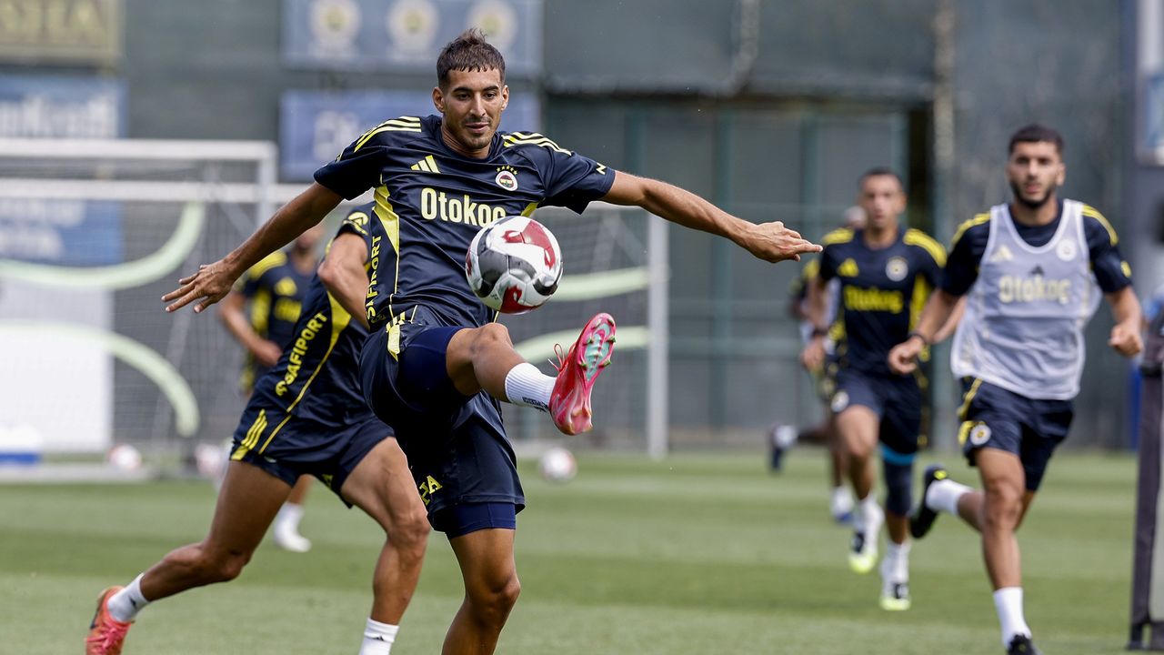 Fenerbahçe Portekiz kampında: 3 yeni transfer kadroda, 8 isim dışarda