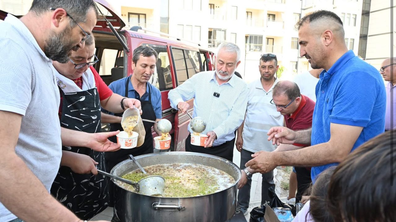 1002 TOKİ’de aşure bereketi