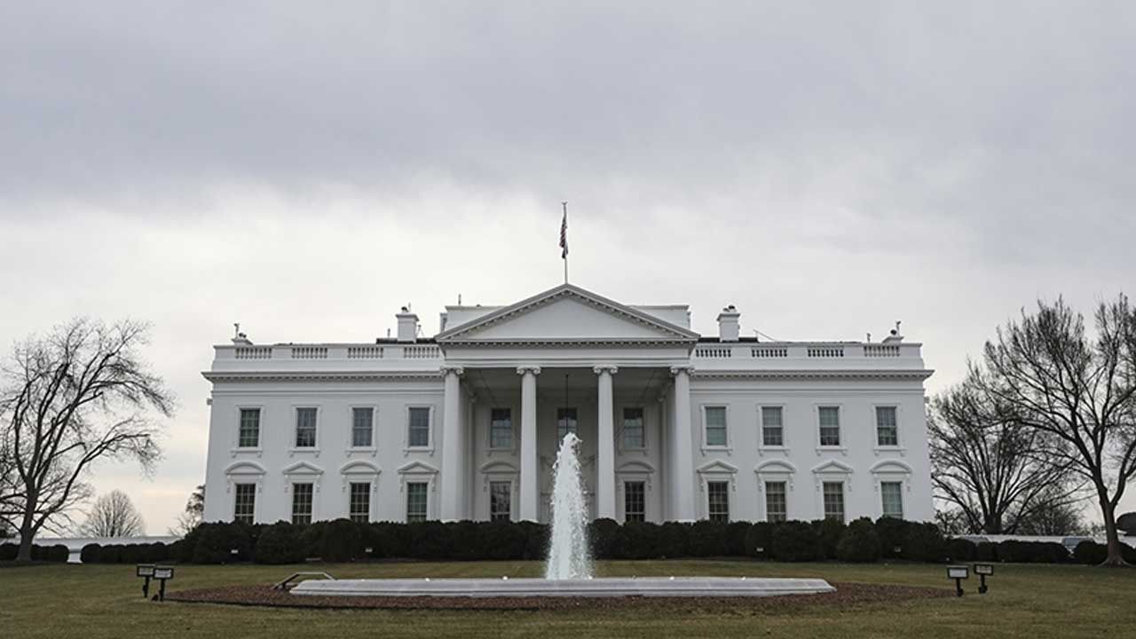 Jeffries: Amerikan halkı Epstein gerçeğini bilmek zorunda