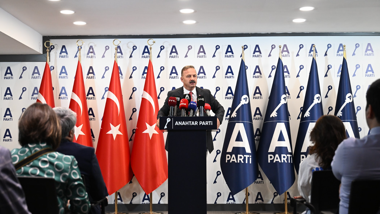 Ağıralioğlu’ndan sert tepki: Öcalan’a mektup da yazdırın, daha önce yaptınız; yine yapın!