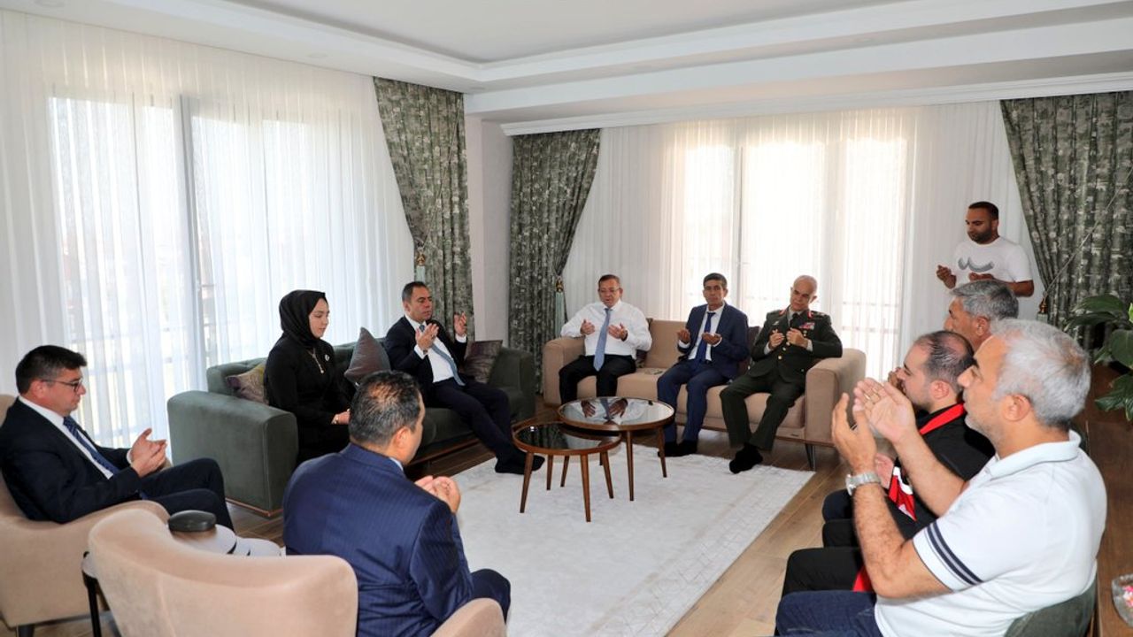 Kars Valisi Ziya Polat’tan 15 Temmuz Gazisi Fazıl Boztaş’a ziyaret