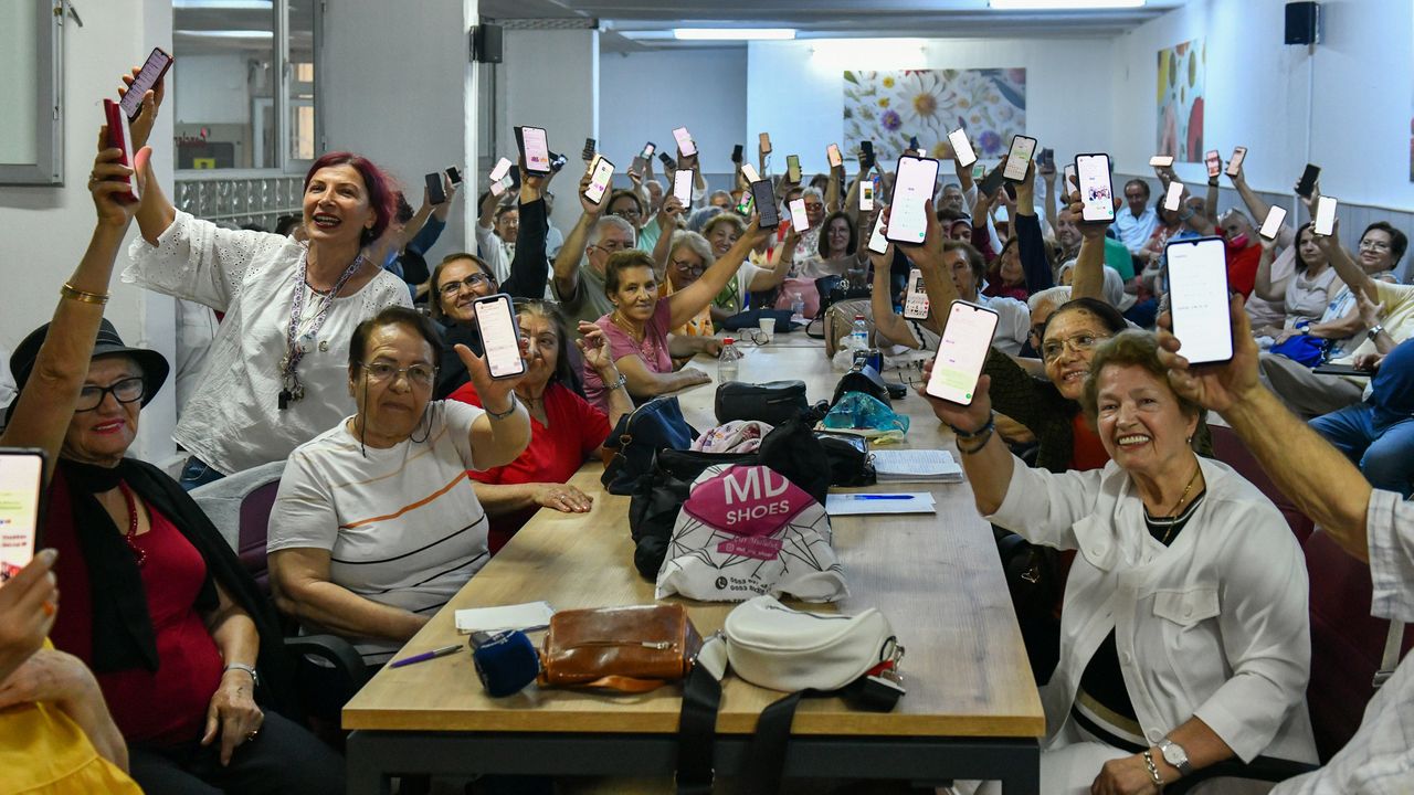 ABB’den emeklilere sosyal yaşam desteği: Emekliler ABB’nin lokallerinde buluşuyor