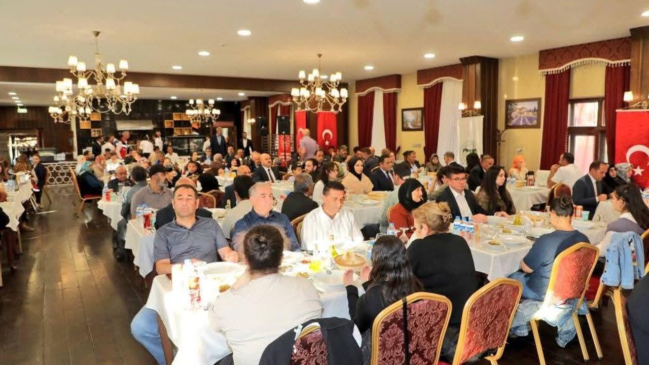 Kars’ta 15 Temmuz Şehitleri ve Gazileri onuruna yemek tertip edildi