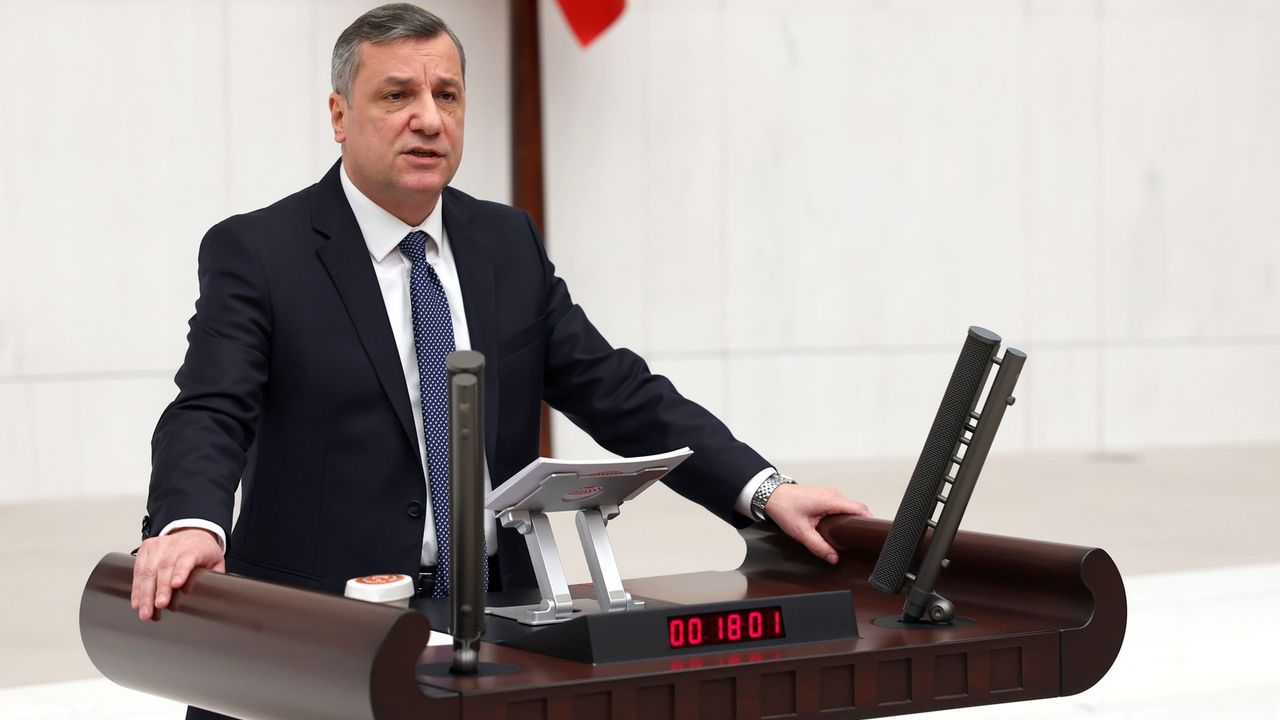 CHP’li Özgür Ceylan, MEB’in kontenjan kararını meclise taşıyor