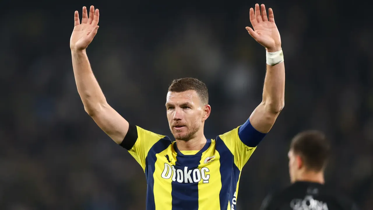 Edin Dzeko’dan yeni takımı Fiorentina’da ilk açıklama: Kenara atılacak bir oyuncu değilim