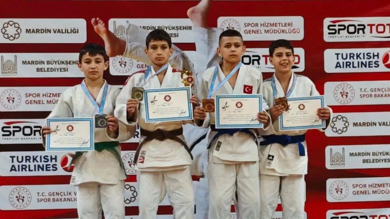 Kars, sporda yükselmeye devam ediyor! Türkiye ikinciliği Kars’a geldi