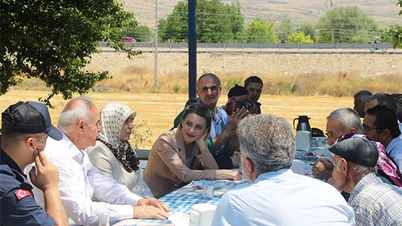 Kaymakam Nayman, 45 yıllık evlilerle bir araya geldi