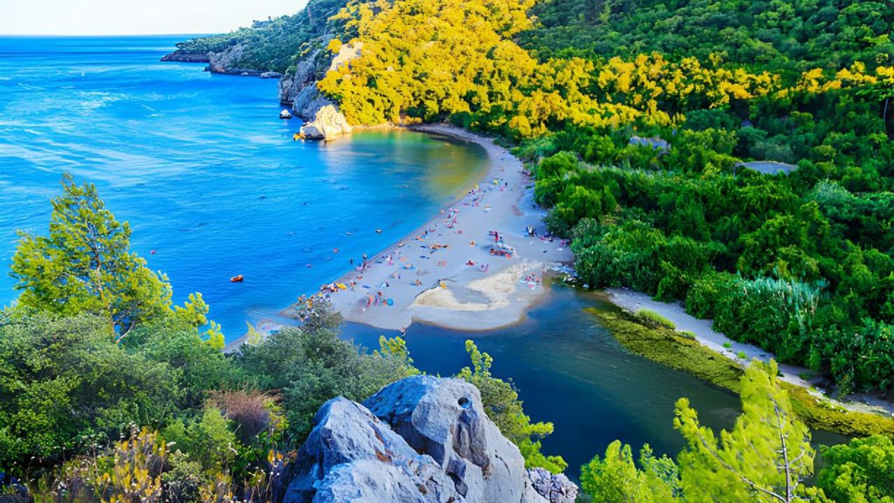 Antalya’da yeni turizm rekoru: Bir günde 100 bini aşkın yabancı turist geldi