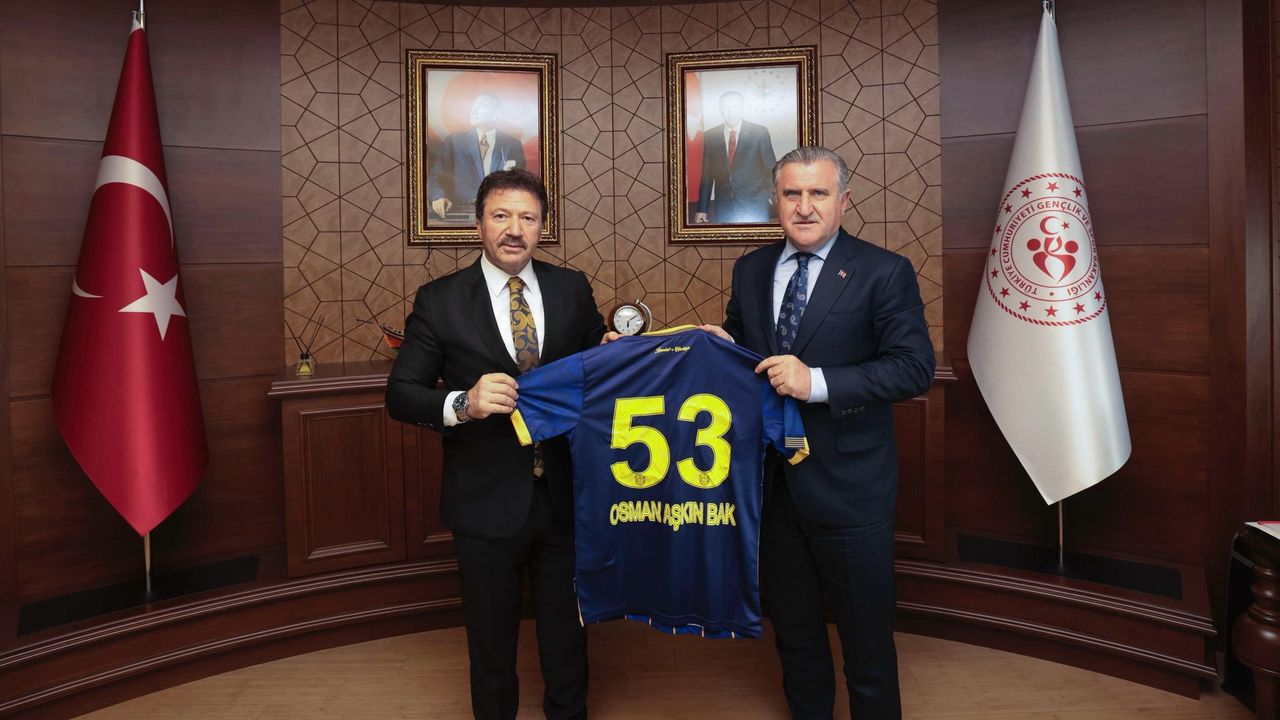 ragücü Onursal Başkanı Yiğiner’den Gençlik ve Spor Bakanı Bak’a ziyaret